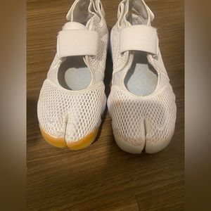 Tabi Nike sneakers white size 10